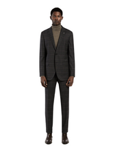 Slim fit performance suit
